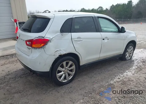 2015 Mitsubishi Outlander Sport Es z USA, uszkodzony, nr VIN 4A4AP3AU3FE046753